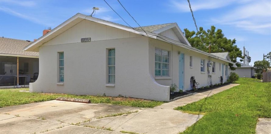 Propiedad comercial en Sarasota, Florida 4 dormitorios, 157.38 m2 № 2222771