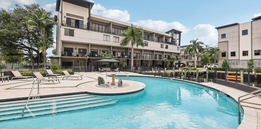 Таунхаус в Помпано-Бич, Флорида 3 спальни, 177.16м2 № 1928498