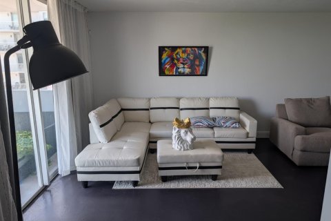 Купить кондоминиум в Халландейл-Бич, Флорида 1 комната, 121.79м2, № 2085281 - фото 11