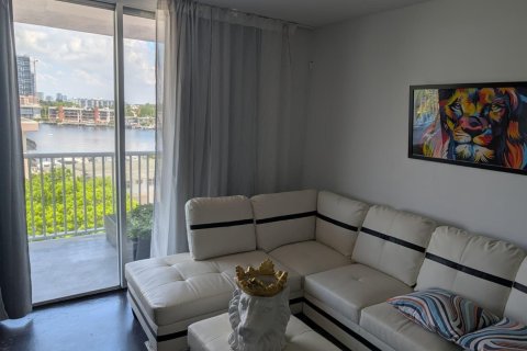 Купить кондоминиум в Халландейл-Бич, Флорида 1 комната, 121.79м2, № 2085281 - фото 9