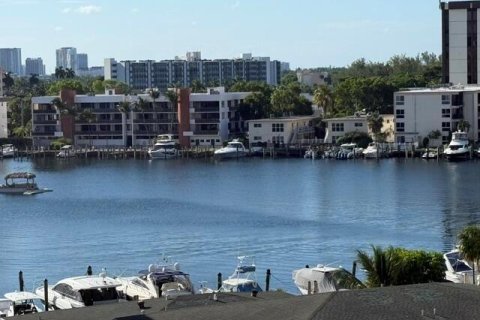 Купить кондоминиум в Халландейл-Бич, Флорида 1 комната, 121.79м2, № 2085281 - фото 27