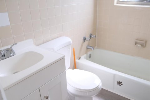 Condominio en alquiler en West Palm Beach, Florida, 2 dormitorios, 69.4 m2 № 2176512 - foto 7
