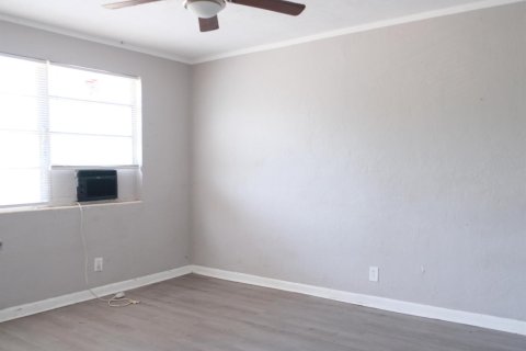 Condominio en alquiler en West Palm Beach, Florida, 2 dormitorios, 69.4 m2 № 2176512 - foto 4