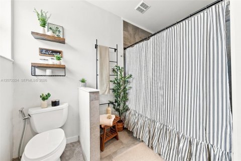House in Homestead, Florida 4 bedrooms, 219.53 sq.m. № 2320741 - photo 25