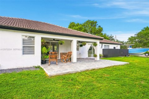 House in Homestead, Florida 4 bedrooms, 219.53 sq.m. № 2320741 - photo 30