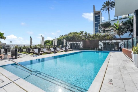 Купить кондоминиум в Санни-Айлс-Бич, Флорида 2 спальни, 189.71м2, № 2024012 - фото 2