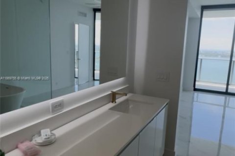 Copropriété à louer à Miami, Floride: 3 chambres, 165.64 m2 № 1929126 - photo 15