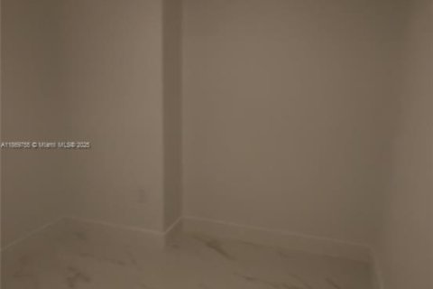 Снять в аренду кондоминиум в Майами, Флорида 3 спальни, 165.64м2, № 1929126 - фото 29