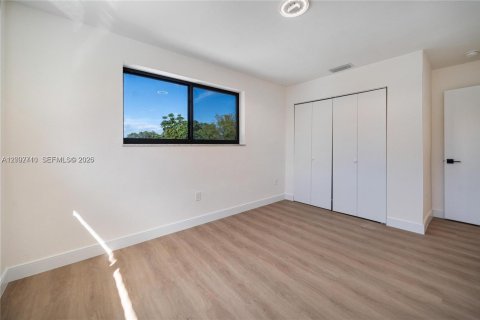 Touwnhouse à vendre à Miami Beach, Floride: 5 chambres, 175.68 m2 № 2170370 - photo 20