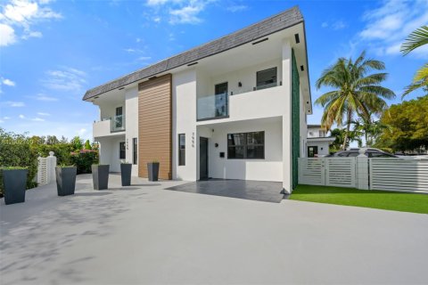 Touwnhouse à vendre à Miami Beach, Floride: 5 chambres, 175.68 m2 № 2170370 - photo 22
