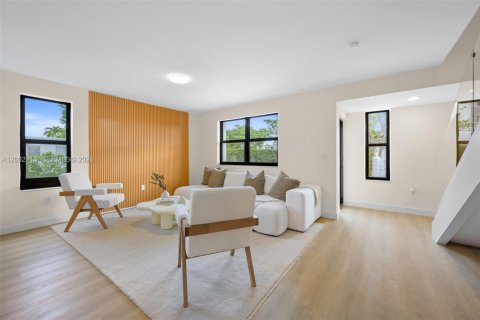 Touwnhouse à vendre à Miami Beach, Floride: 5 chambres, 175.68 m2 № 2170370 - photo 2