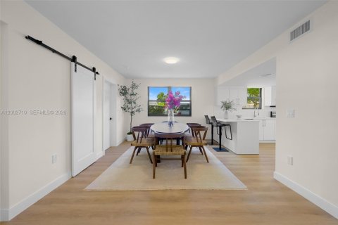 Touwnhouse à vendre à Miami Beach, Floride: 5 chambres, 175.68 m2 № 2170370 - photo 7