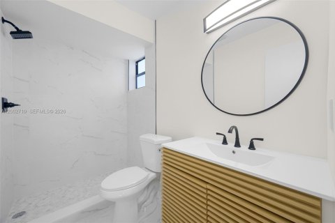 Touwnhouse à vendre à Miami Beach, Floride: 5 chambres, 175.68 m2 № 2170370 - photo 17