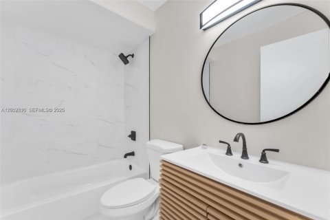 Touwnhouse à vendre à Miami Beach, Floride: 5 chambres, 175.68 m2 № 2170370 - photo 19