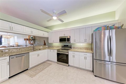 Condo in Venice, Florida, 2 bedrooms № 2393862 - photo 5