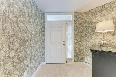 Condo in Venice, Florida, 2 bedrooms № 2393862 - photo 3