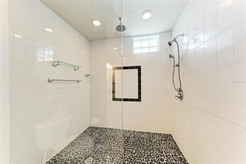 Condo in Venice, Florida, 2 bedrooms № 2393862 - photo 26