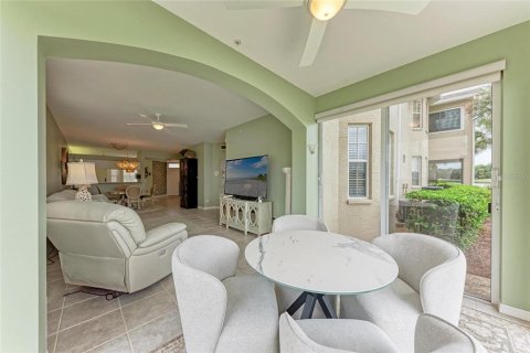 Condo in Venice, Florida, 2 bedrooms № 2393862 - photo 19