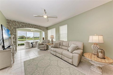 Condo in Venice, Florida, 2 bedrooms № 2393862 - photo 17