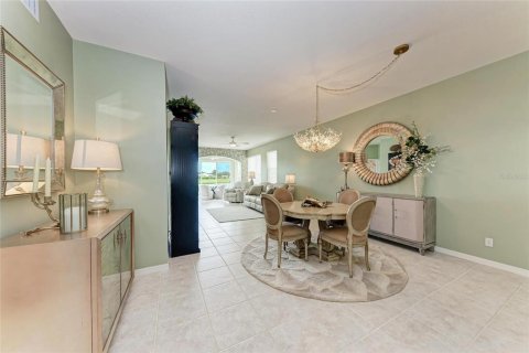 Condo in Venice, Florida, 2 bedrooms № 2393862 - photo 11
