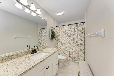 Condo in Venice, Florida, 2 bedrooms № 2393862 - photo 30