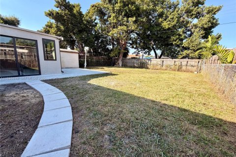 Casa en venta en Miami, Florida, 3 dormitorios, 133.97 m2 № 1984453 - foto 17