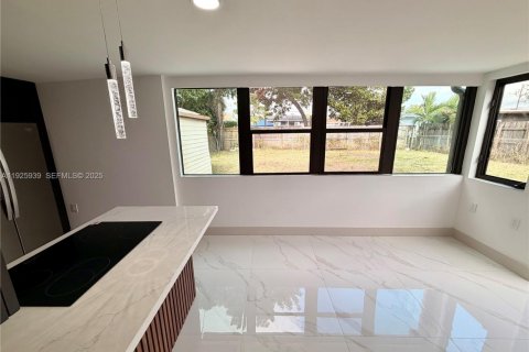 Casa en venta en Miami, Florida, 3 dormitorios, 133.97 m2 № 1984453 - foto 6