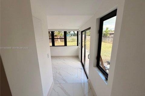 Casa en venta en Miami, Florida, 3 dormitorios, 133.97 m2 № 1984453 - foto 7