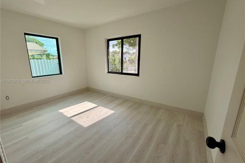 Casa en venta en Miami, Florida, 3 dormitorios, 133.97 m2 № 1984453 - foto 14