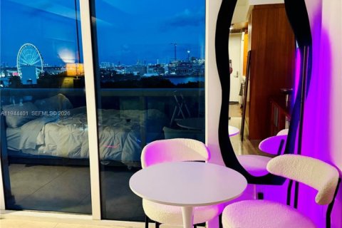 Condo in Miami, Florida  № 2001606 - photo 9