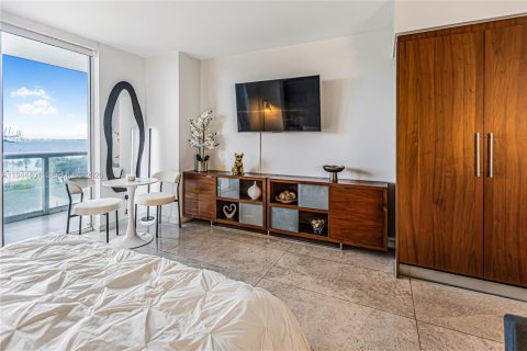 Condo in Miami, Florida  № 2001606 - photo 2