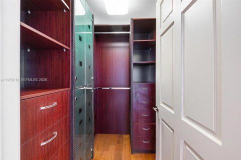 Снять в аренду кондоминиум в Бэл-Харбор, Флорида 2 спальни, 177.72м2, № 2034015 - фото 10