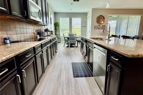 Casa en venta en Orlando, Florida, 4 dormitorios, 268.49 m2 № 2410384 - foto 4
