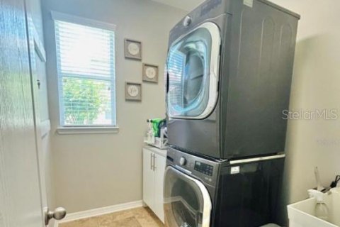 Casa en venta en Orlando, Florida, 4 dormitorios, 268.49 m2 № 2410384 - foto 11