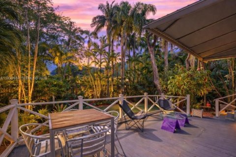 House in Miami, Florida 2 bedrooms, 119.01 sq.m. № 2062496 - photo 25