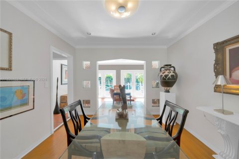 House in Miami, Florida 2 bedrooms, 119.01 sq.m. № 2062496 - photo 10