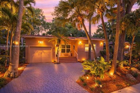 Дом в Майами, Флорида 2 спальни, 119.01м2 № 2062496