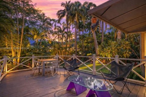 House in Miami, Florida 2 bedrooms, 119.01 sq.m. № 2062496 - photo 24