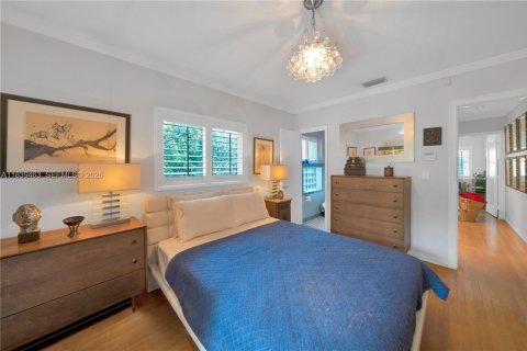 House in Miami, Florida 2 bedrooms, 119.01 sq.m. № 2062496 - photo 21