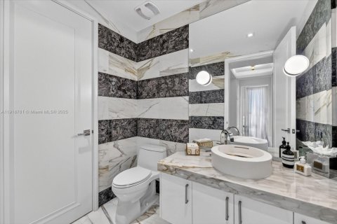 Condo in Sunny Isles Beach, Florida, 3 bedrooms  № 1974488 - photo 28