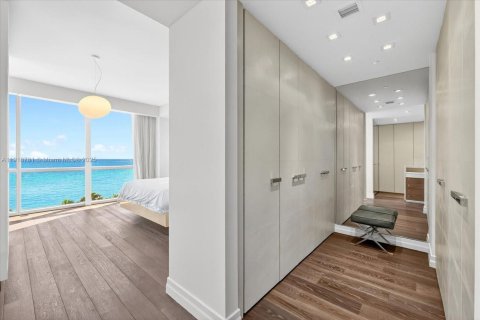 Condo in Sunny Isles Beach, Florida, 3 bedrooms  № 1974488 - photo 18