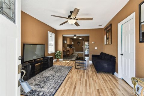 Casa en venta en Saint Petersburg, Florida, 4 dormitorios, 101.36 m2 № 1592131 - foto 2