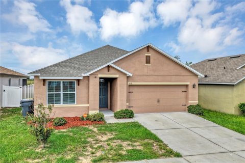 House in Davenport, Florida 3 bedrooms, 157.38 sq.m. № 2394071