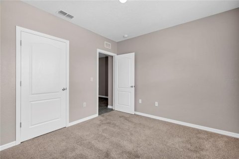 House in Davenport, Florida 3 bedrooms, 157.38 sq.m. № 2394071 - photo 10