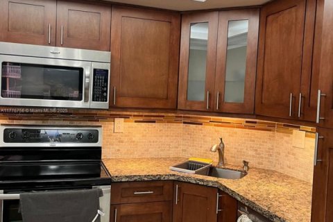 Снять в аренду кондоминиум в Форт-Лодердейл, Флорида 1 спальня, 80.82м2, № 1963266 - фото 9