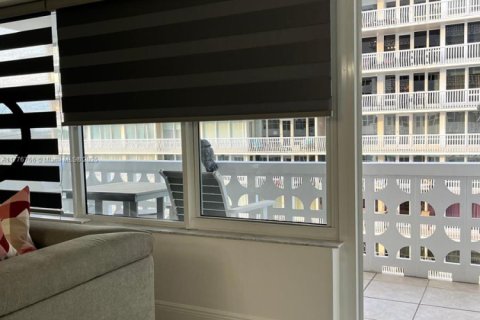 Снять в аренду кондоминиум в Форт-Лодердейл, Флорида 1 спальня, 80.82м2, № 1963266 - фото 12