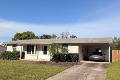 House in Spring Hill, Florida 2 bedrooms, 110.55 sq.m. № 2319204