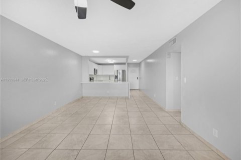 Снять в аренду кондоминиум в Хайалиа, Флорида 3 спальни, 122.91м2, № 1991439 - фото 12