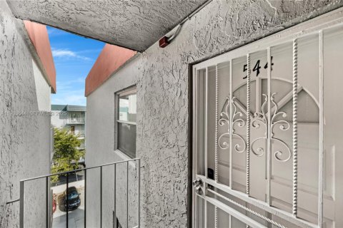 Снять в аренду кондоминиум в Хайалиа, Флорида 3 спальни, 122.91м2, № 1991439 - фото 2