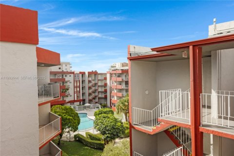 Снять в аренду кондоминиум в Хайалиа, Флорида 3 спальни, 122.91м2, № 1991439 - фото 27